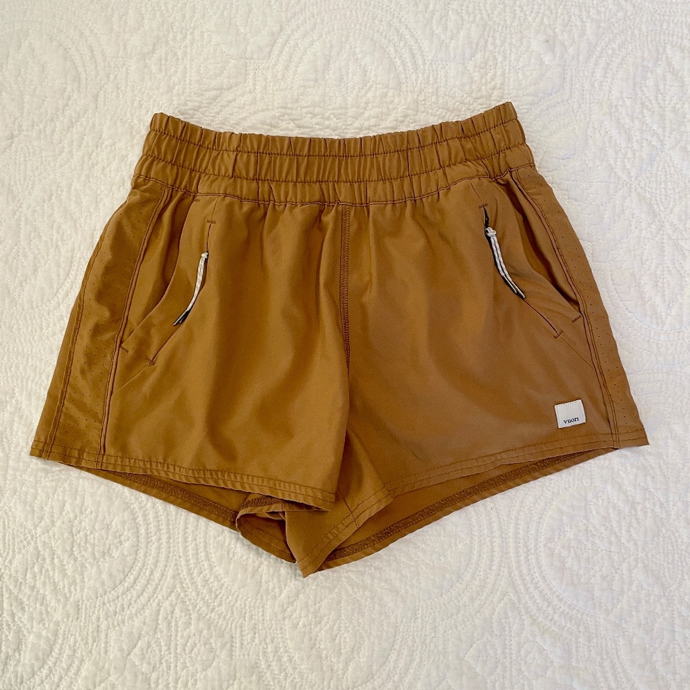 Vuori Dash Shorts Yellow Dark Golden